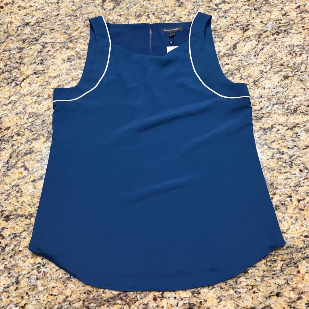 NEW Banana Republic Navy Blue Sleeveless Blouse White Contrast Piping Size S ws